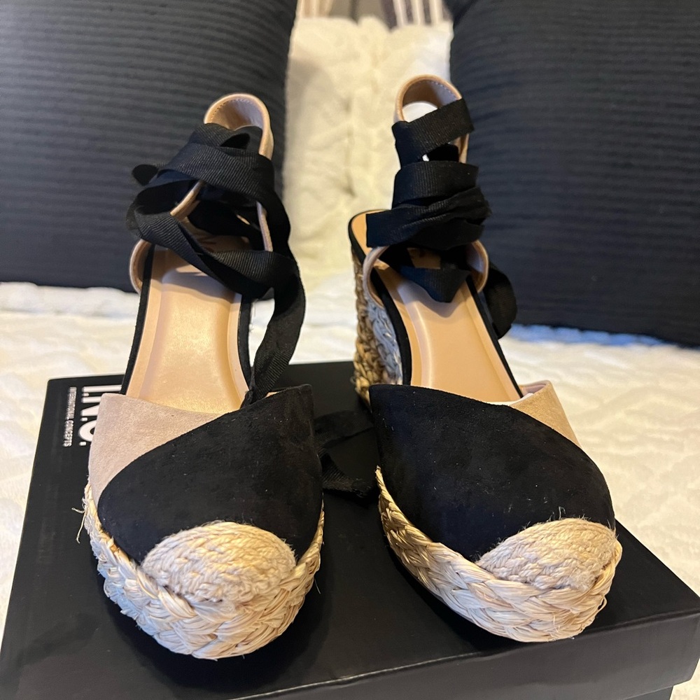 INC MAISIEF BLACK SHOES - Picture 7 of 7